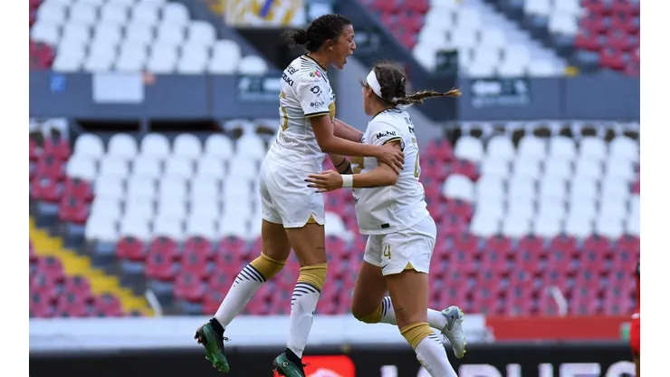 Gabriela Juárez en el festejo de su gol.