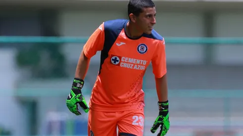 José Misael Corona en un partido de fuerzas básicas de Cruz Azul.