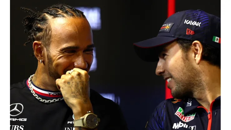 Lo dejó en offside: el motivo por el que Lewis Hamilton contradijo a Sergio Pérez
