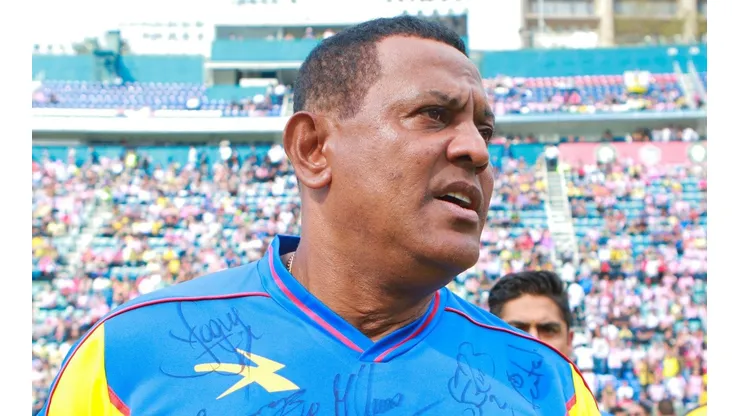 Antonio Carlos Santos disparó contra la directiva de América.