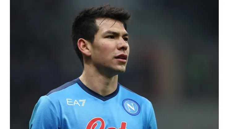 Hirving Lozano espera su oportunidad por Champions League.