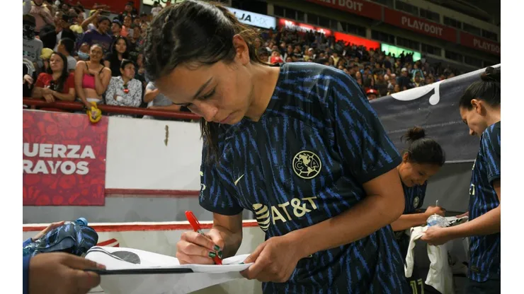 Scarlett Camberos se va del Club América