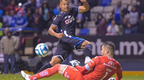 Iván Morales en una acción ante Puebla en el Clausura 2023.