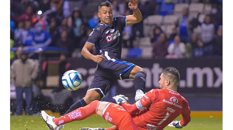 Iván Morales en una acción ante Puebla en el Clausura 2023.
