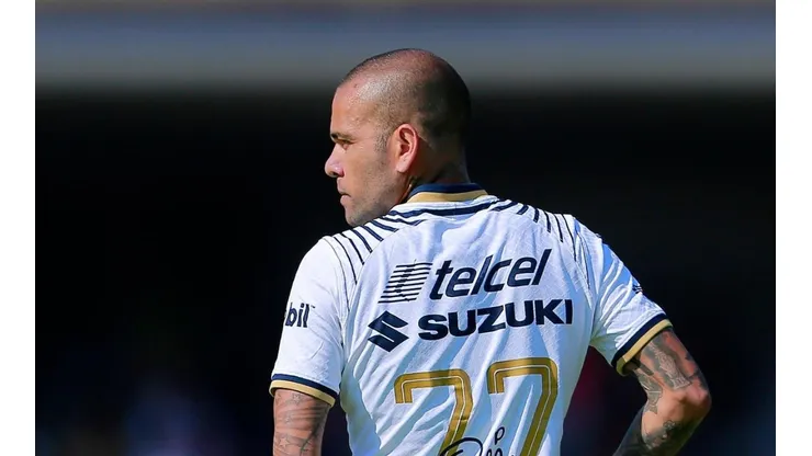 La madre de Dani Alves expresó su angustia por verlo en prisión