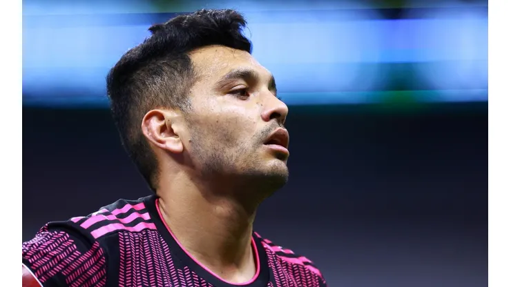 Tecatito Corona vuelve en el Sevilla