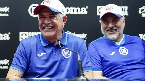 Ricardo Ferretti y Guillermo Vázquez en su presentación con Cruz Azul.