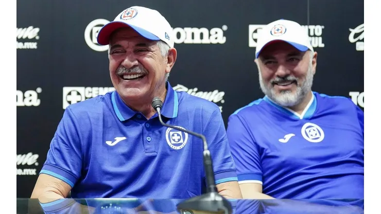 Ricardo Ferretti y Guillermo Vázquez en su presentación con Cruz Azul.