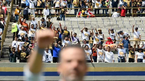 La afición de Pumas en el Olímpico Universitario.