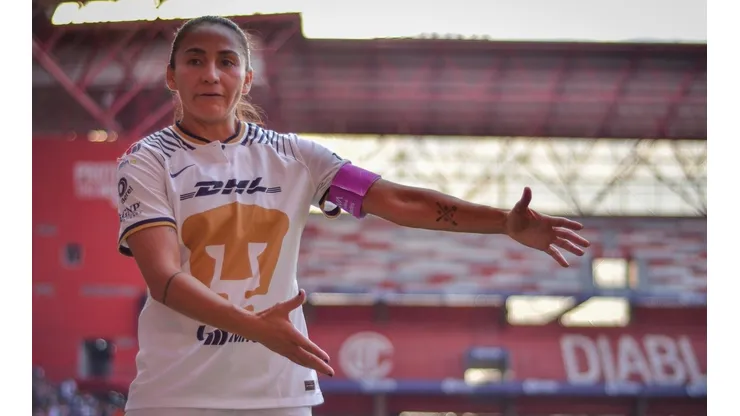 Dinora Garza durante el partido ante Toluca.