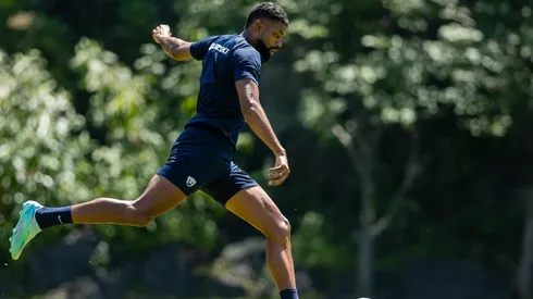 Diogo de Oliveira en un entrenamiento con Pumas.