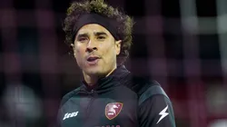 Guillermo Ochoa entre la renovación o el fichaje con un grande de Italia.
