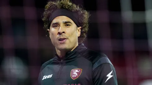 Guillermo Ochoa entre la renovación o el fichaje con un grande de Italia.