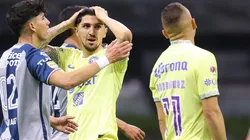Víctor Valdés y Jonathan Rodríguez no dan crédito a la derrota ante Pachuca.