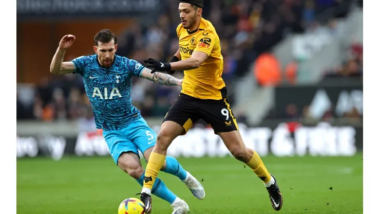 Raúl Jiménez clave en el gol de Wolverhampton