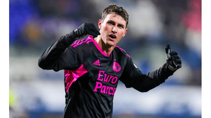 Santiago Giménez lleva 12 goles en la temporada 2022-23.