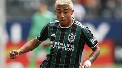 Julián Araujo, la joven promesa mexicana que juega en Barcelona.