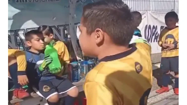 Fotograma del video del aficionado universitario.