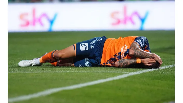 Gularte salió lesionado del partido.