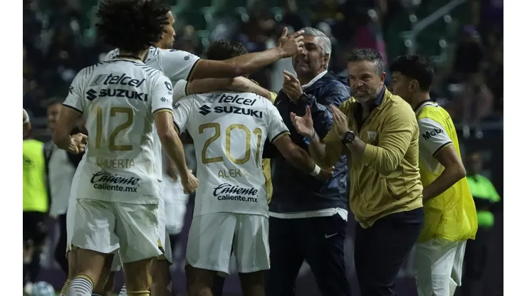 Pumas en el festejo de gol ante Mazatlán.