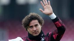 ¡Lo hizo! Guillermo Ochoa dejó en cero su portería y Salernitana celebró un triunfo Serie A