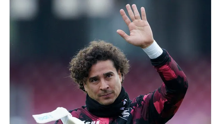 ¡Lo hizo! Guillermo Ochoa dejó en cero su portería y Salernitana celebró un triunfo Serie A