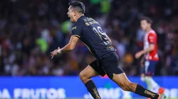Jesús Molina ante Chivas.