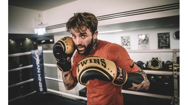 Aaron Chalmers enfrentará a Mayweather.