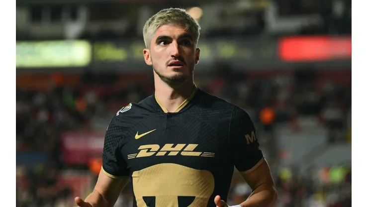 Gustavo Del Prete en el partido ante Necaxa.