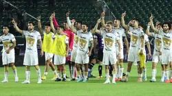 El plantel de Pumas al acabar el partido.