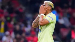 Martínez debe volver a ganarse la titularidad.