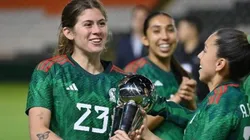 VIDEO: Jugadora del Tri rechazó públicamente firmar una camiseta de Chivas