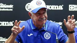 Ricardo Ferretti en su presentación como director técnico de Cruz Azul.