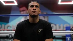 David Benavidez contradice a su padre y defiende a Canelo Álvarez