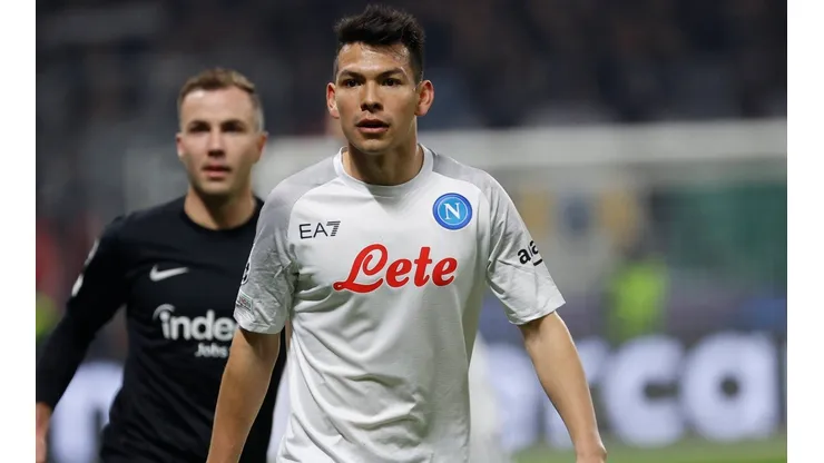 Hirving Lozano en partido ante Eintracht Frankfurt por la Champions League.
