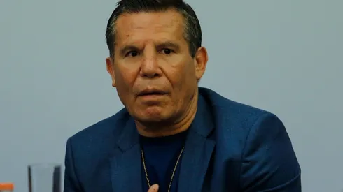 Julio César Chávez dio importantes noticias sobre el futuro de su hijo.