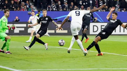 Chucky Lozano entrega asistencia a Victor Osimhen (VIDEO)