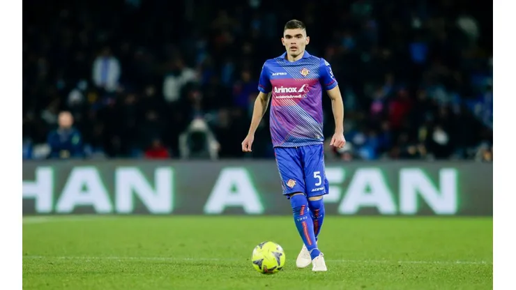 Johan Vásquez descendería con el Cremonese