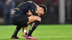 Juan Dinenno festeja su gol ante Chivas.