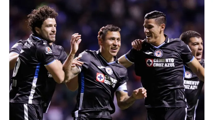 Cruz Azul celebra ante Puebla.