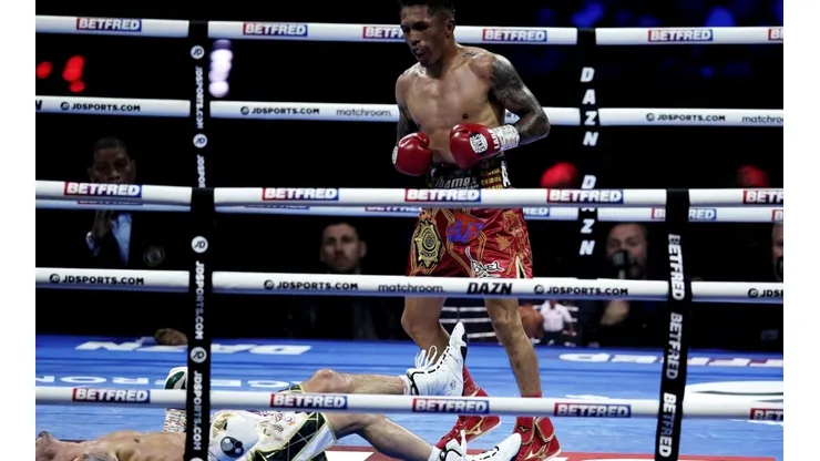 Bestial KO de Lara ante Wood para ser el nuevo Campeón del Mundo AMB