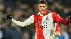 Santiago Giménez volvió a ser titular con el Feyenoord