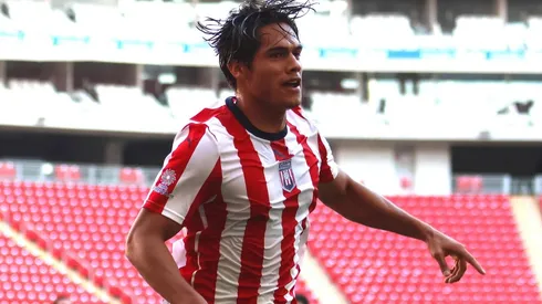 ¿Luis Puente puede reemplazar a Macías en Chivas?