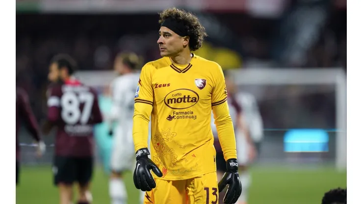 Ochoa ha disputado seis partidos con el Salernitana