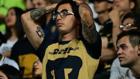 Aficionados de Pumas lamentan la derrota de su equipo.