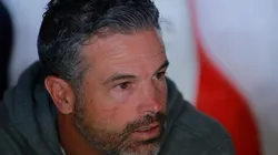 El entrenador universitario no quedó contento con el resultado.