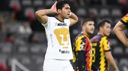 Emanuel Montejano en el festejo de su gol.