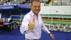 Israel Hernández Pat en el estadio Jalisco.