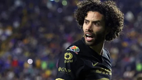 César Huerta ante Tigres.