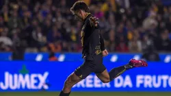 El tiro de Juan Dinenno ante Tigres.